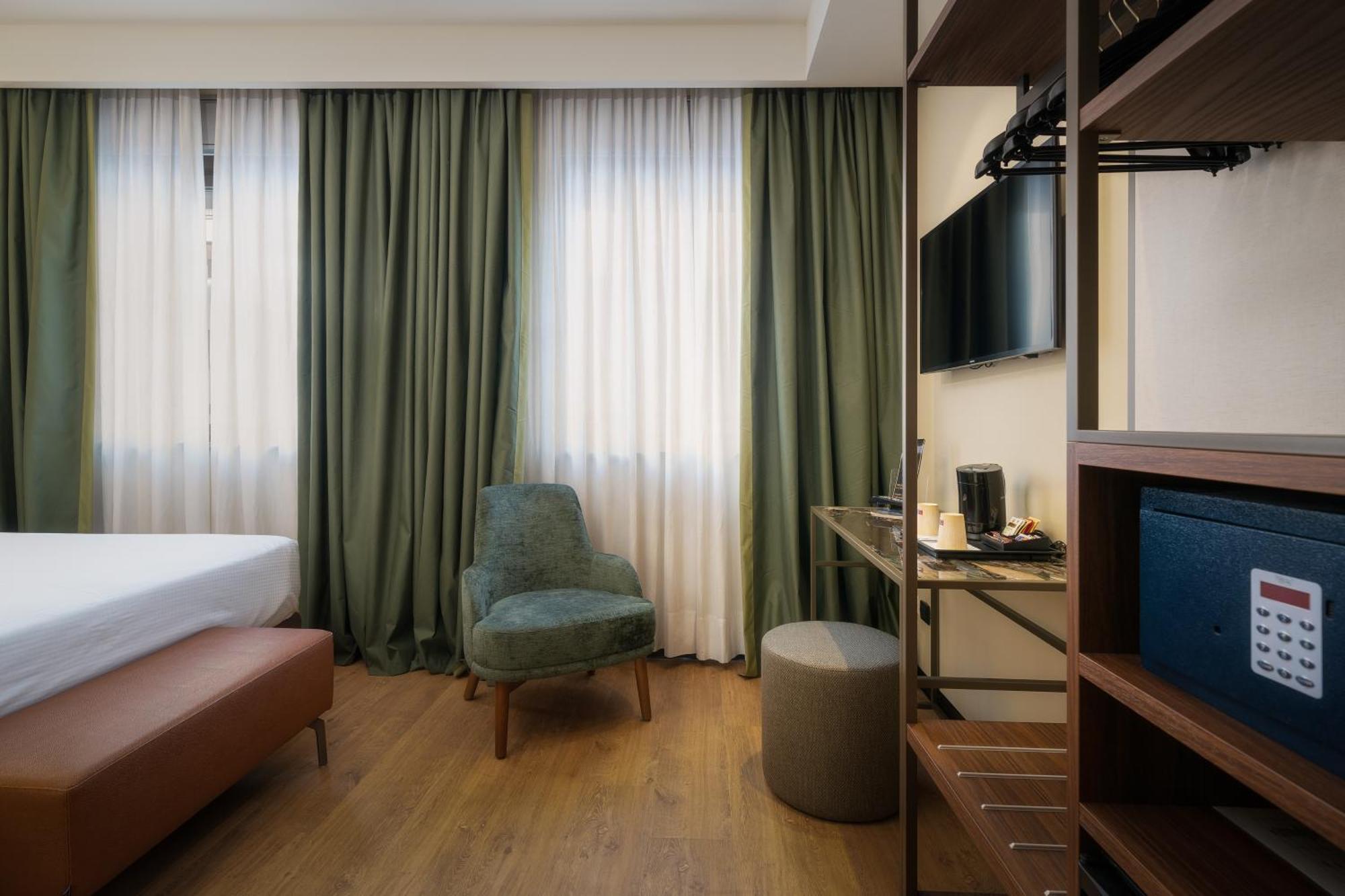 Hotel Mozart Milano Esterno foto