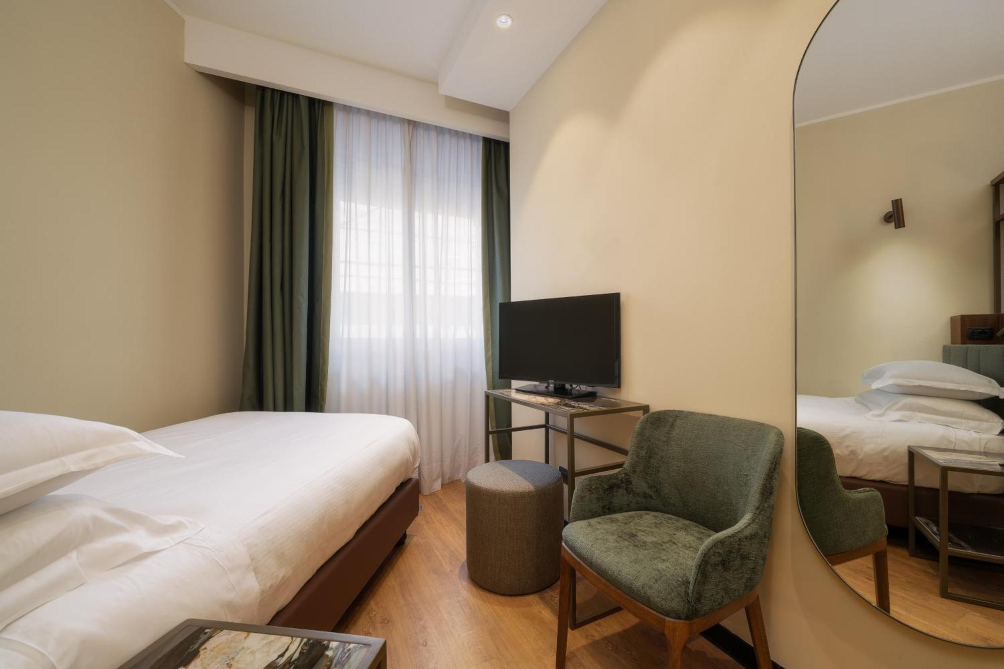 Hotel Mozart Milano Esterno foto