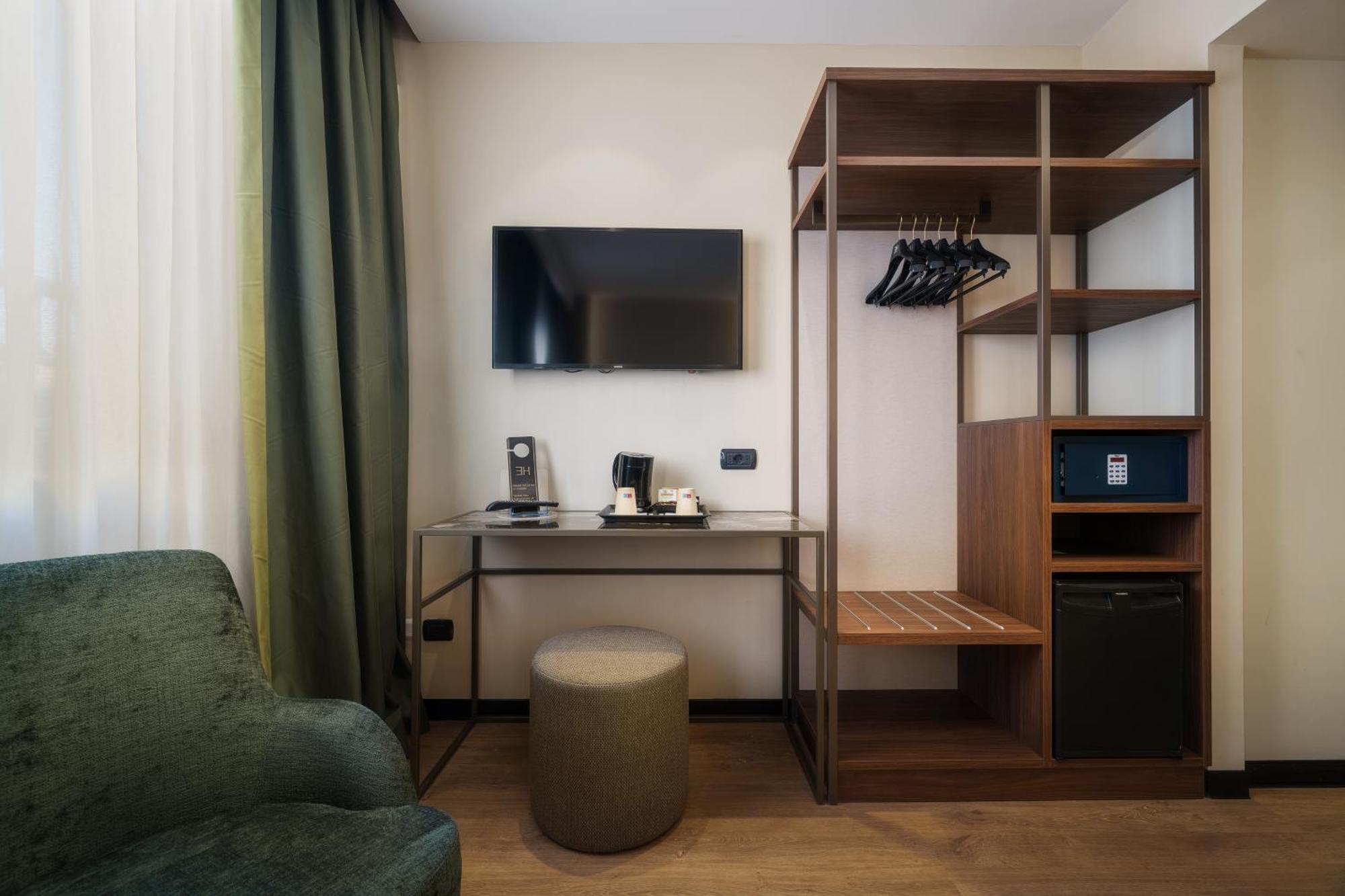 Hotel Mozart Milano Esterno foto
